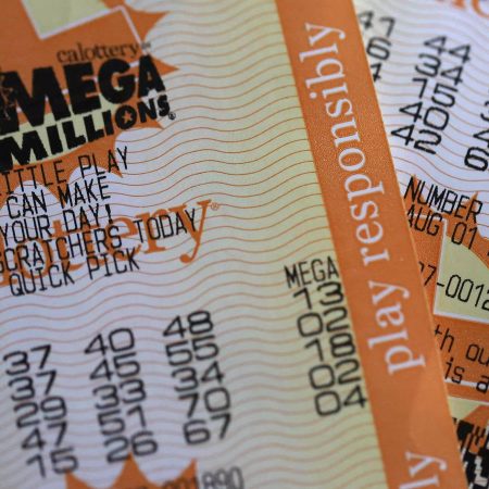 Record-Breaking Jackpot: Anticipation Builds for Tonight’s Mega Millions Drawing